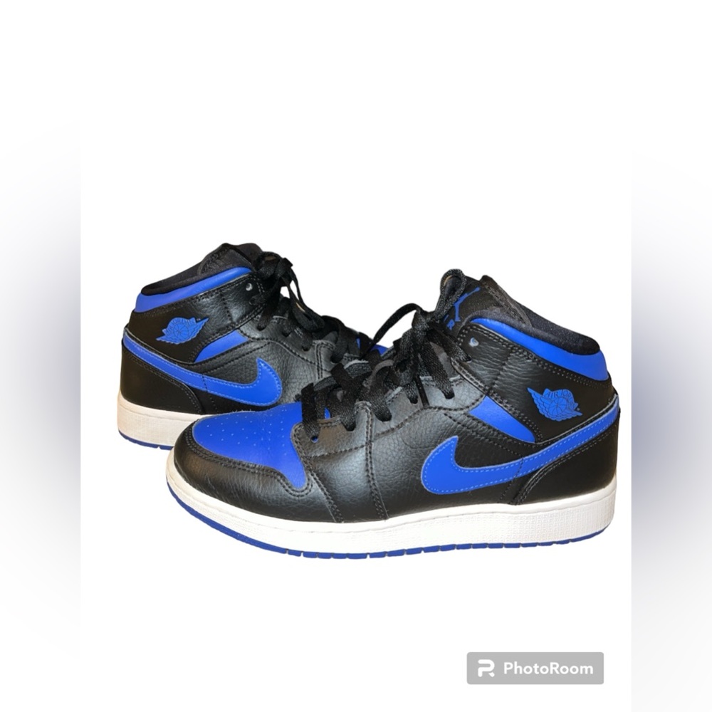⛹🏾‍♂️ VGUC Air Jordan 1 Mid GS Black Hyper Royal ‘19 - Size 7Y
